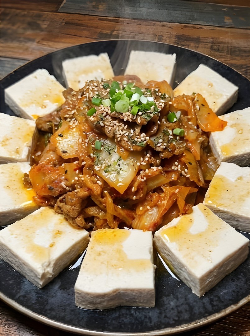 직화 우삼겹 & 볶음 김치 두부 삼합